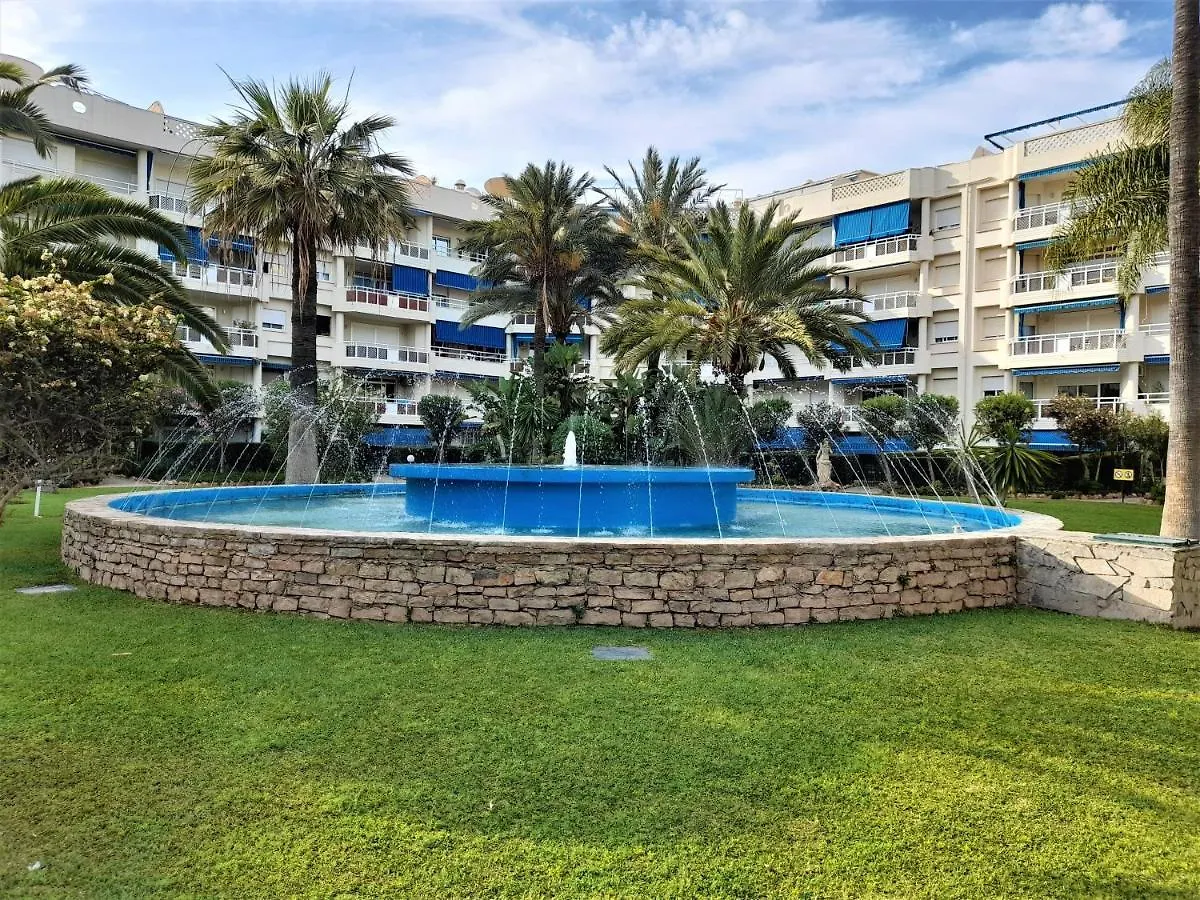 Costa Lago Beach 托雷莫利诺斯